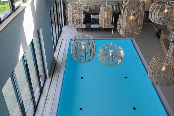 Pool 53 of 60