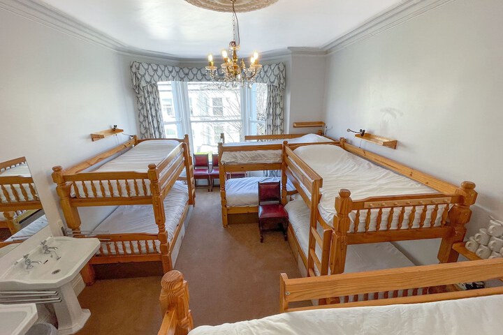 Room 22 of 114