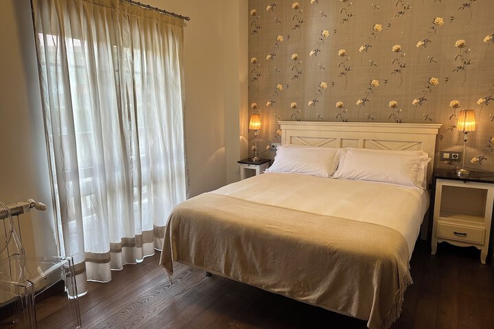 Room 10 of 77
