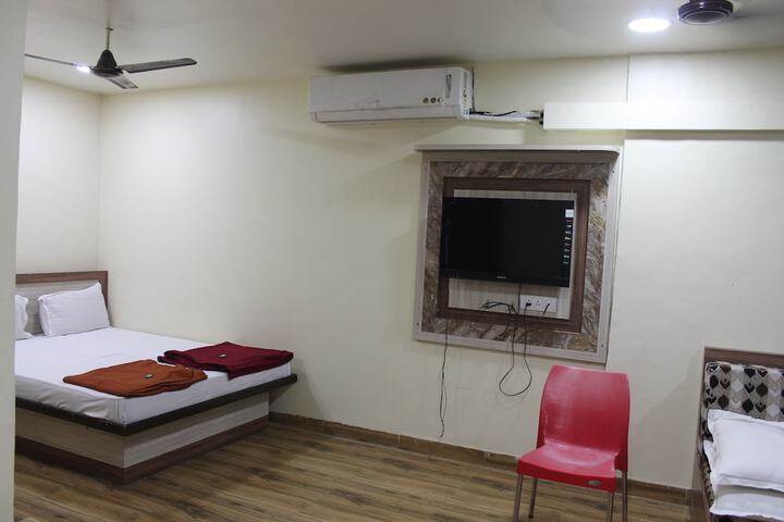 Room 8 of 44