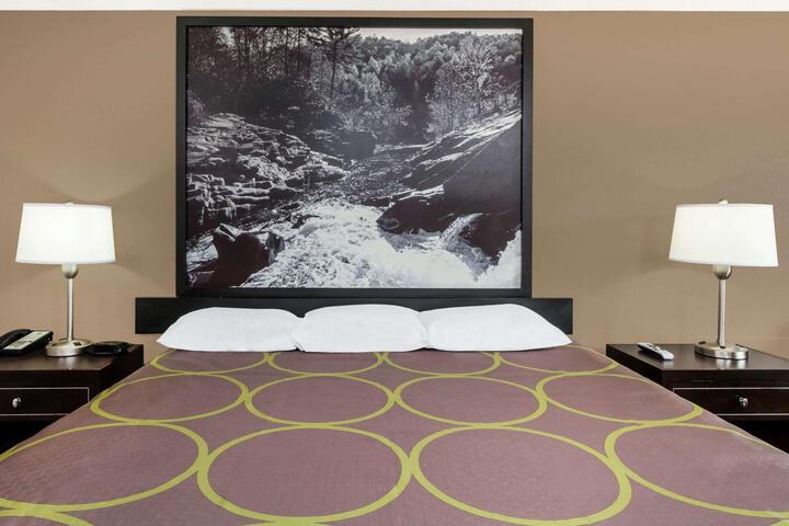 1 King Bed (7 of 11)
