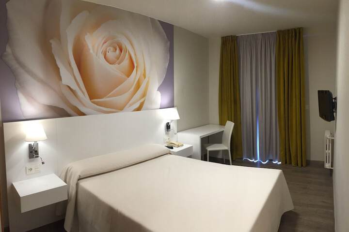 Room 5 of 25