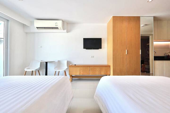 Room 16 of 120