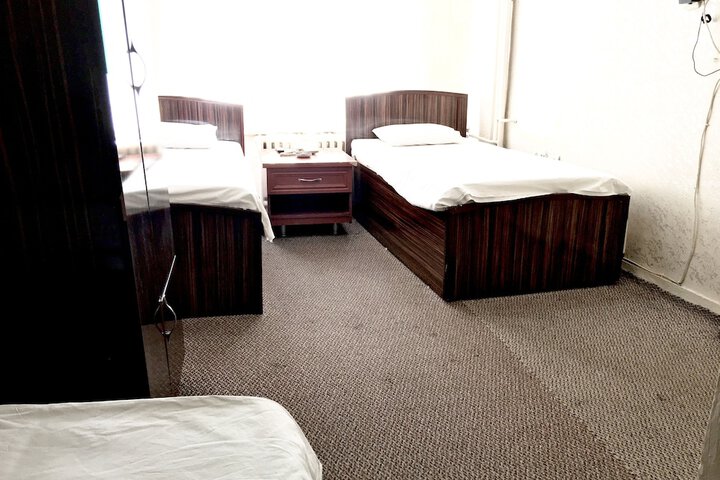 Room 10 of 27