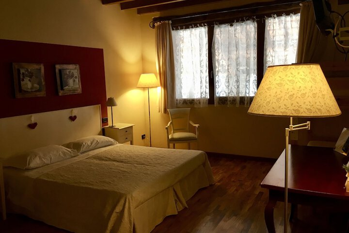 Room 9 of 44