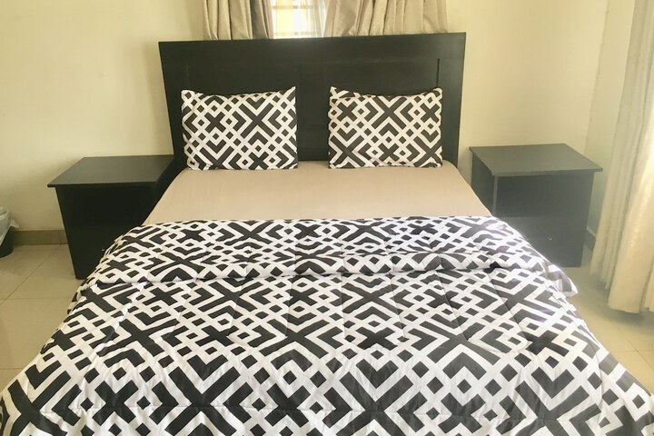 Room 9 of 14