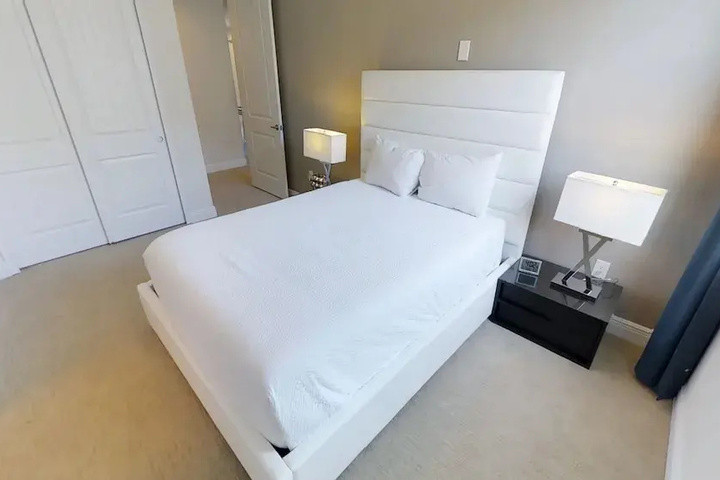 Room 3 of 23