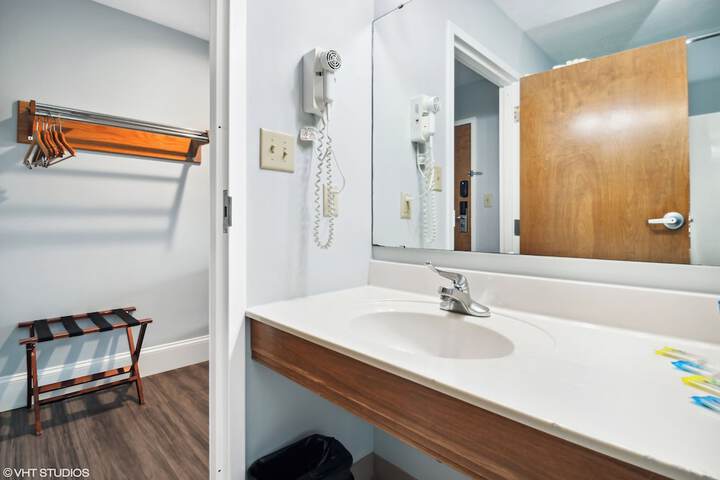 Room 45 of 49