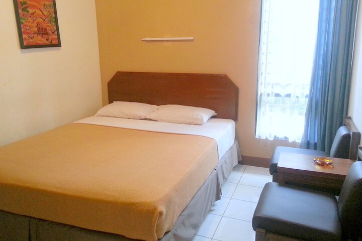 Room 6 of 24