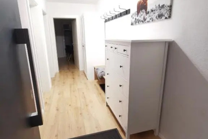 Room 6 of 11