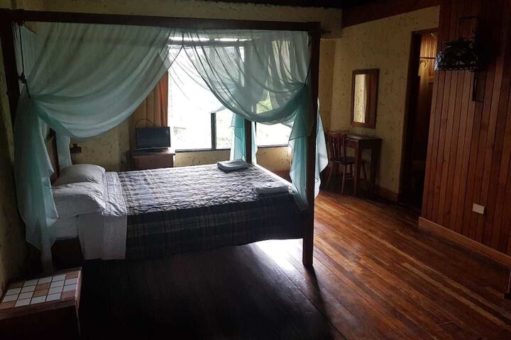 Room 8 of 63