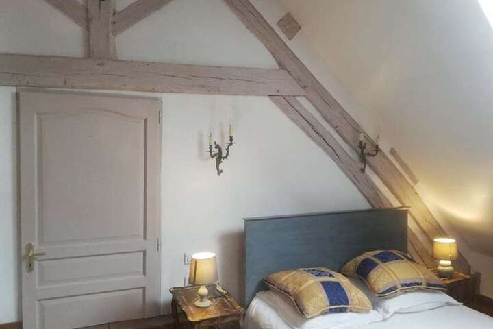 Room 10 of 76