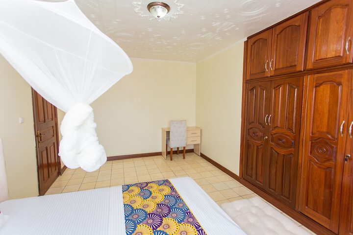 Room 4 of 43