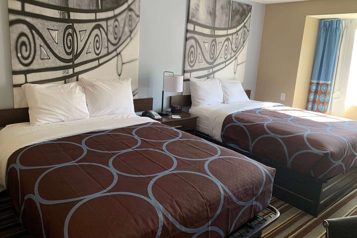 1 Queen Bed (1 of 18)