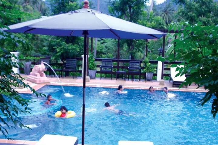 Pool Hotel