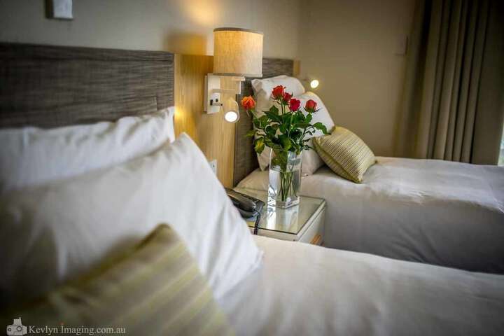 Room 10 of 32