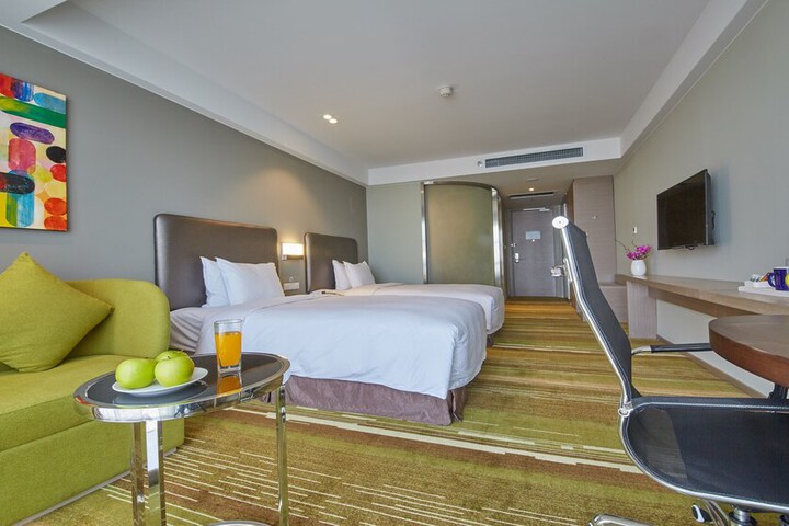 Room 4 of 31