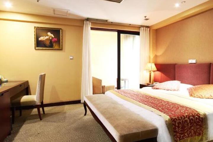 Room 5 of 13