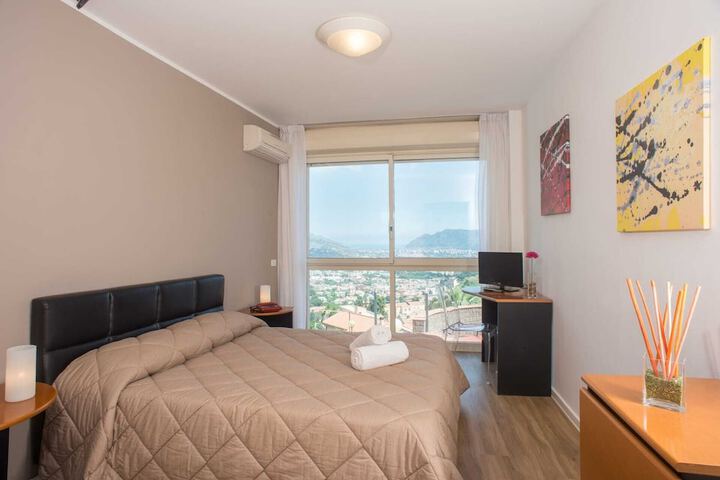 Room 28 of 58
