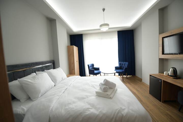 Room 16 of 34