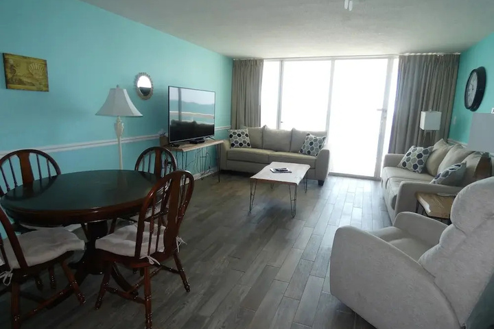 Room 4 of 11