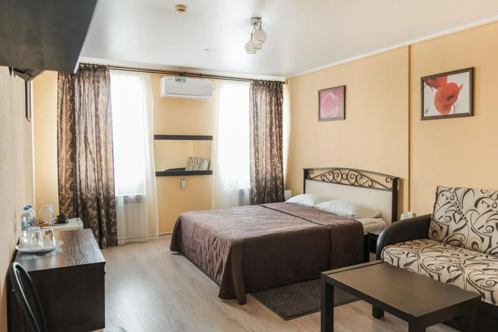 Room 6 of 25