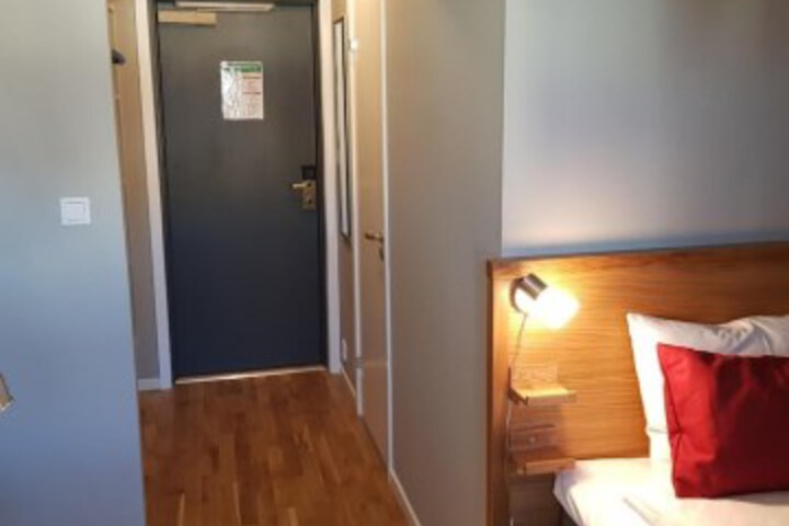 Room 18 of 35