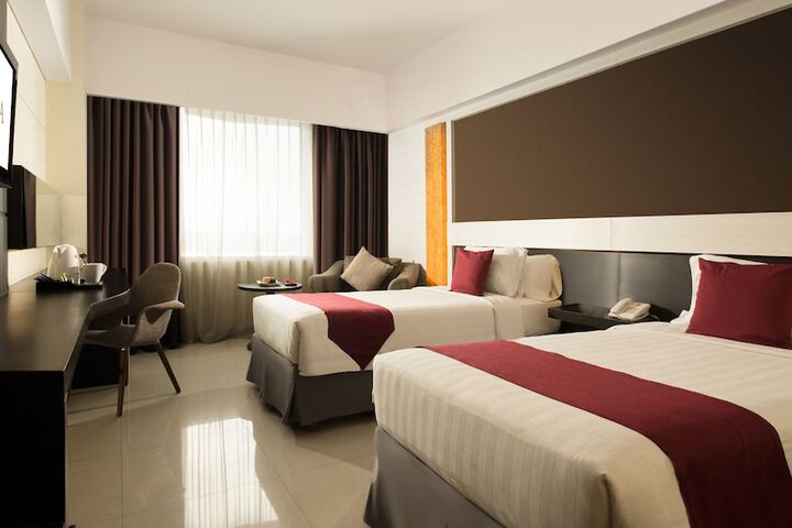 Room 9 of 33