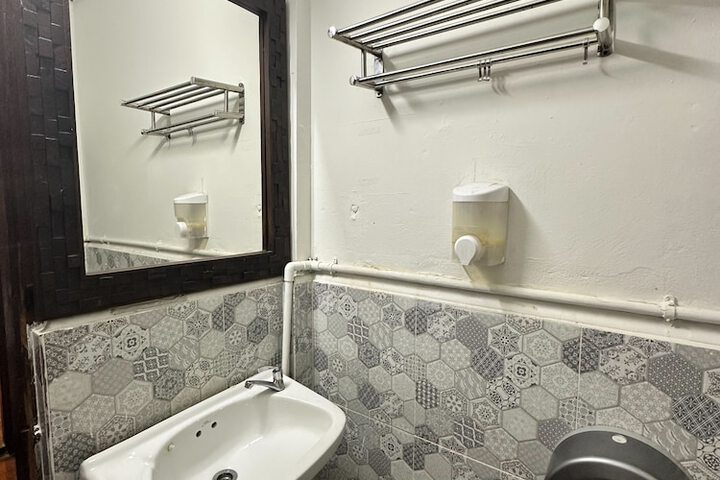 Room 71 of 86