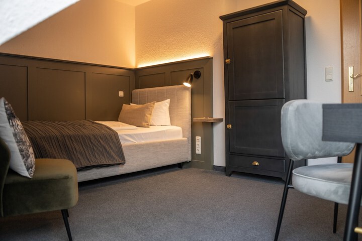 Room 28 of 191