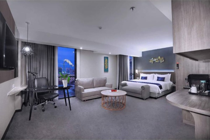Room 16 of 36