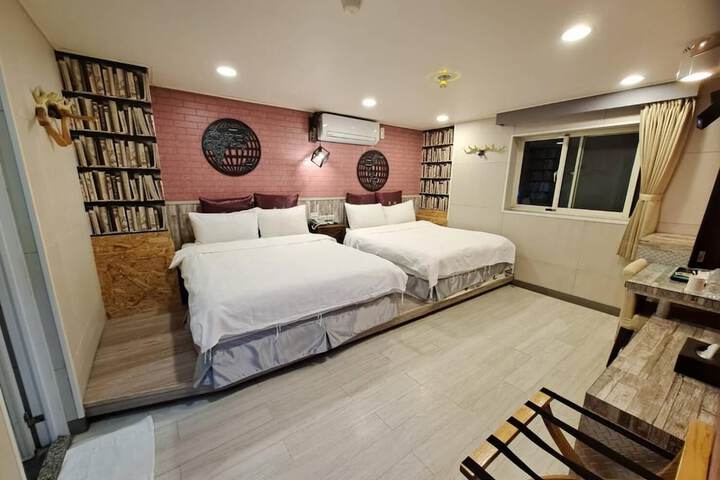 Room 19 of 32