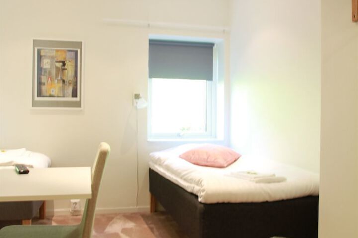 Room 11 of 48