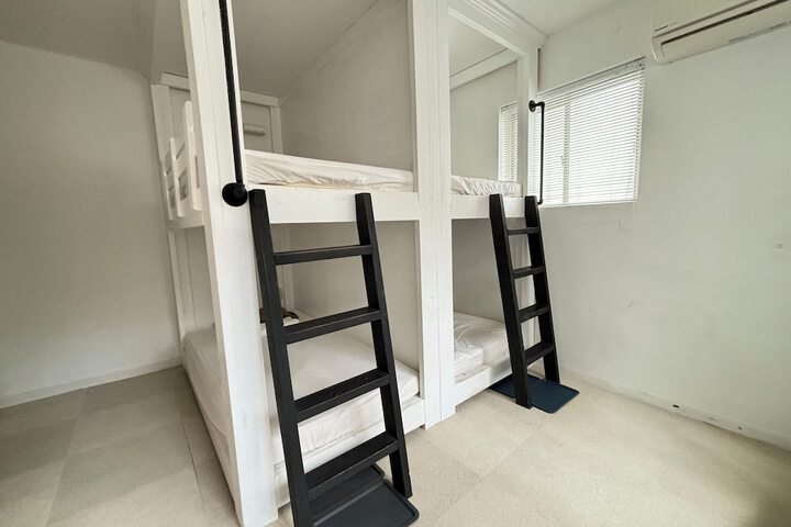 Room 6 of 36