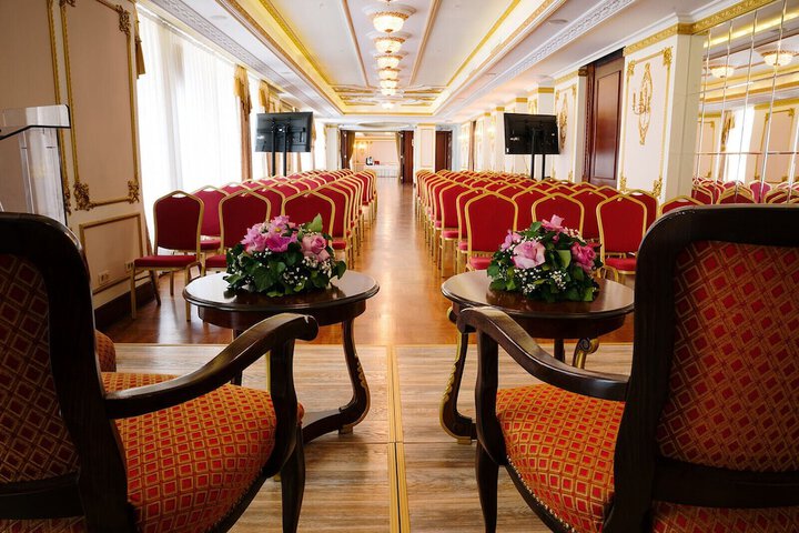 Ballroom/Hall 75 of 95