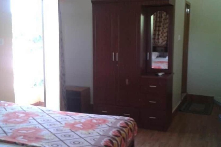 Room 8 of 33