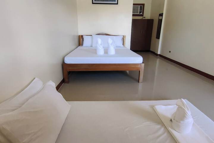 Room 14 of 32