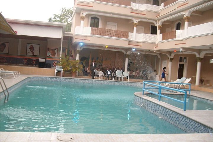 Pool 9 of 16