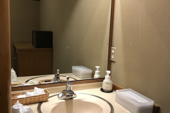 Room 26 of 63