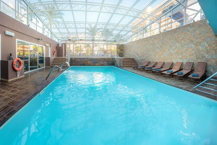 Hotel Pool