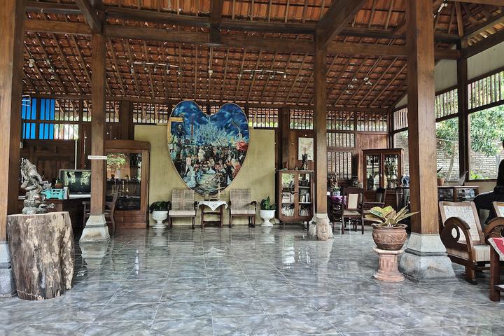 Hotel Interior 9 of 67