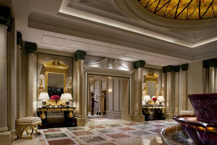 Hotel 2 of 115
