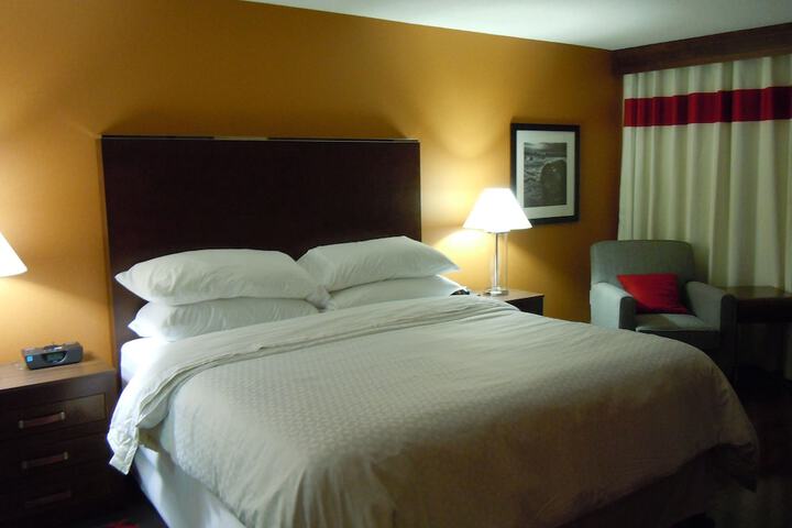 Room 6 of 27