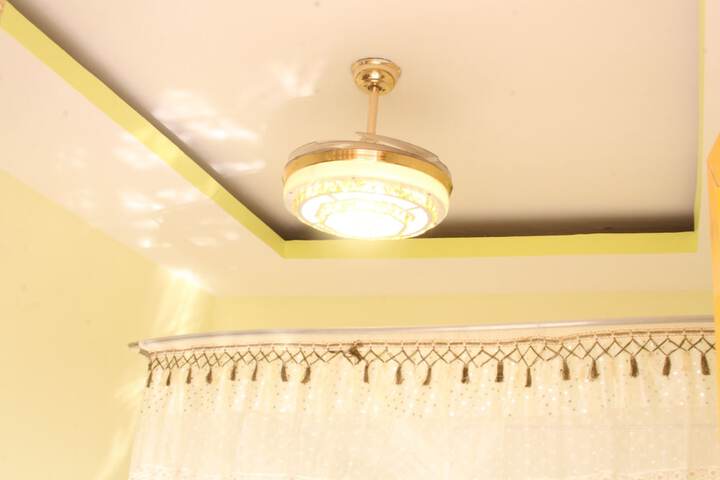 Room 15 of 28