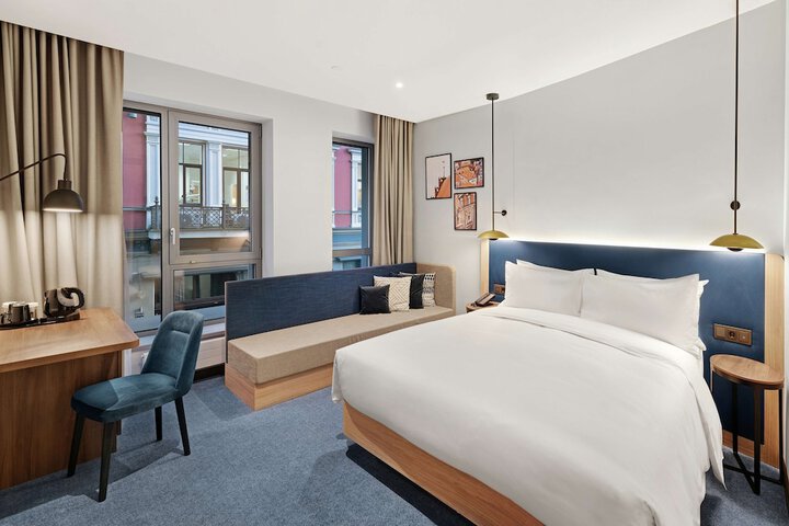 Room 21 of 51