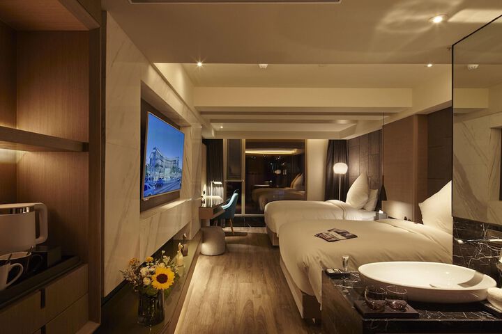 Room 12 of 21