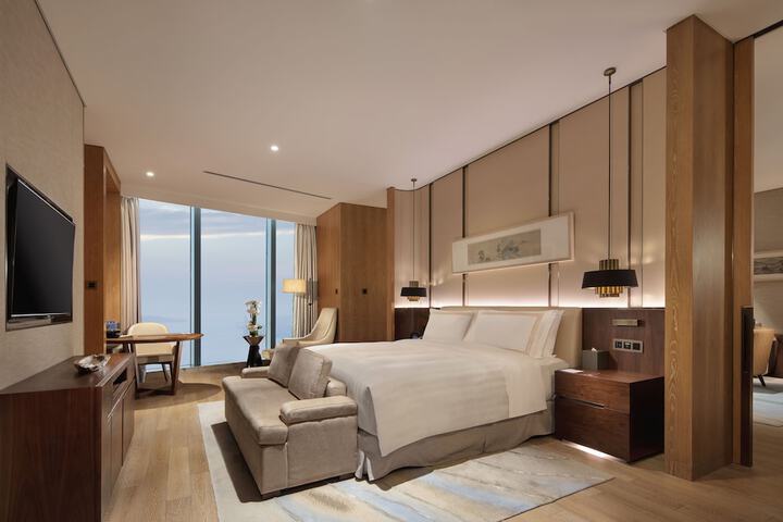 Room 34 of 99
