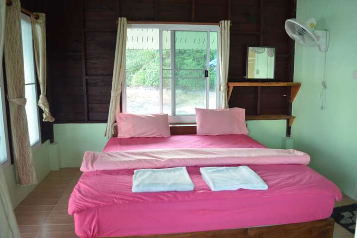Room 3 of 65