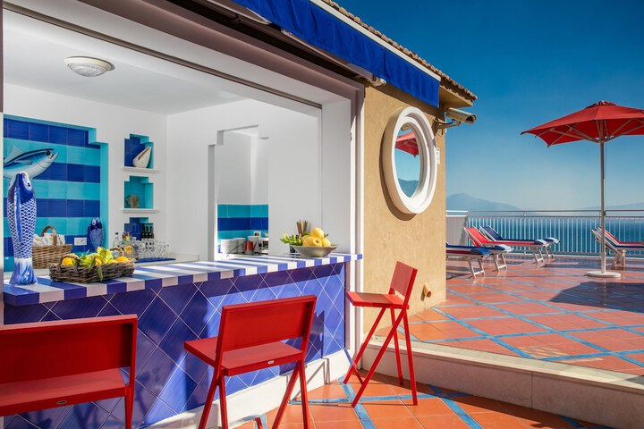 Hotel with Pool