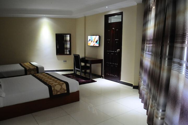 Room 9 of 50